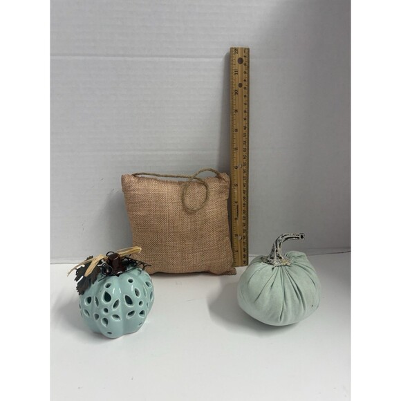 Thanksgiving 3 Piece Lot Pumpkins - Picture 3 of 6